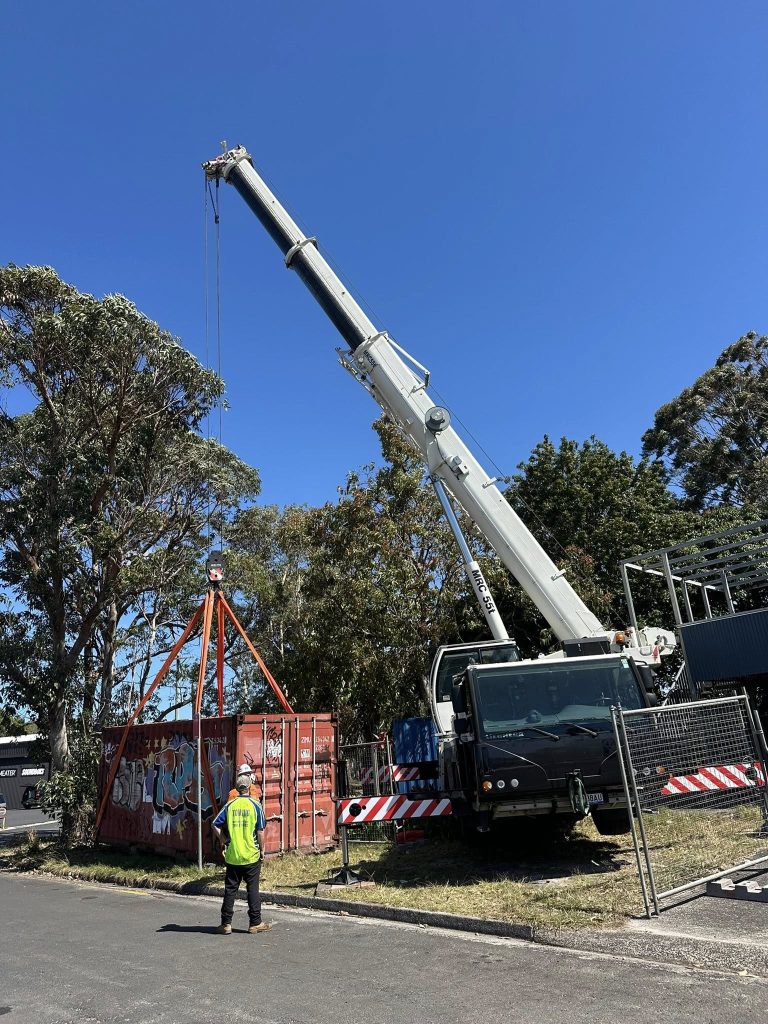 Crane lifting shipping container – Ballina crane hire